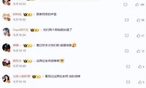 原来他们是夫妻，恩爱8年，台上丈夫解说阅兵，台下妻子观礼