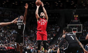 场均仅打4分钟!为何林书豪被弃用 猛龙记者:比分胶着用他会输球