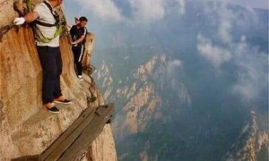 世界上3大恐怖阶梯,其中一个上台阶要3个小时,最后一个在中国