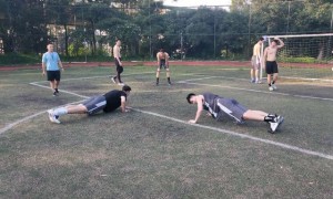 揭秘CBA夏训首堂课 王建军:把吃进去的吐出来