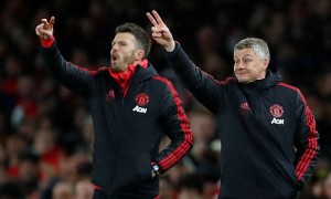 原创 
            索帅怒斥曼联连续两场赢不了降级队太耻辱!直指想要清洗半数球员