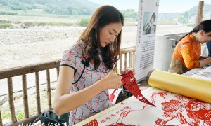 原创 
            河南最美古村竟一脚踏三省 被誉“豫南小桂林” 门票0元少有人知!