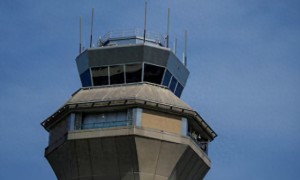 美国空管持续缺勤,27日已有超1400个航班延误