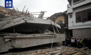 印尼东爪哇省一学校建筑倒塌 已致1死83伤