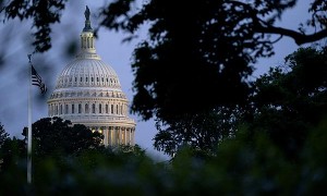 美国会众议院共和党人计划联邦政府“停摆”期间留在外地