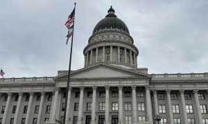 美参议院再次否决两党拨款法案 特朗普威胁削减民主党项目