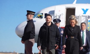 美媒爆:抵达美国后不久得知特朗普与普京通话,泽连斯基“感到惊讶”